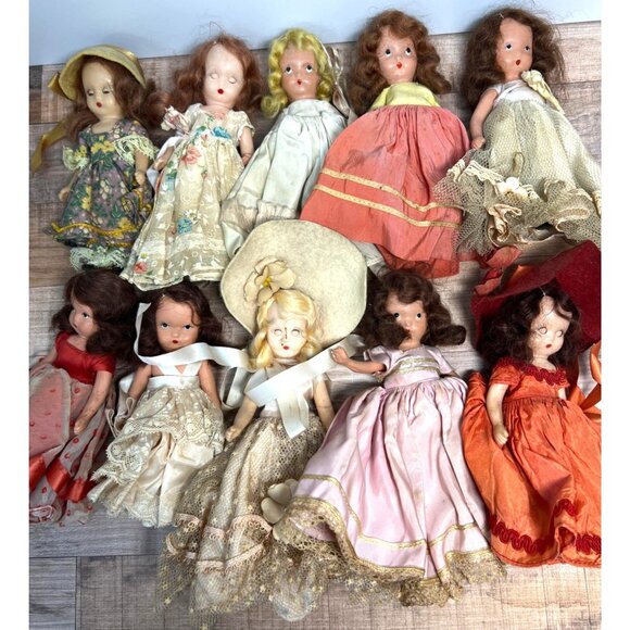 Vintage Composition Dolls Lot Of 10 With Dresses & Accessories - Picture 1 of 2